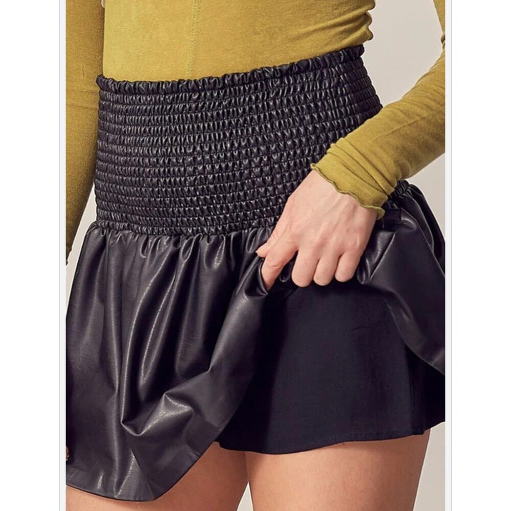 MUSTARD SEED Black Faux Leather Elastic Waist Skort Skirt Juniors Size Small Y2K